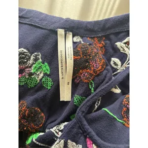 Anthropologie Kellen Floral Embroidered Cami Tank Navy Spaghetti Strap Top XS thumbnail 2