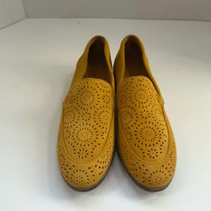 Clark's Women's Loafers Trish Calla Perforate Loafers Yellow Size 6 1/2M thumbnail 3