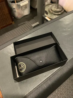 Ray-Ban Aviator Sunglasses thumbnail 3