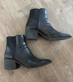 Black booties thumbnail 1