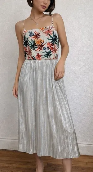 Zara Trafaluc Tropical Floral Silver Metallic Pleated Midi Dress Medium‎ Summer thumbnail 1