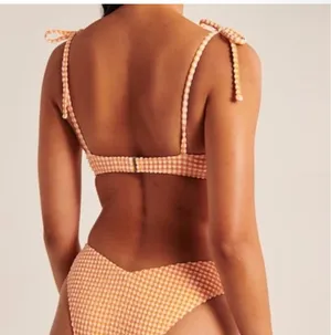 Abercrombie and Fitch orange gingham curve love seersucker tie bikini top thumbnail 2