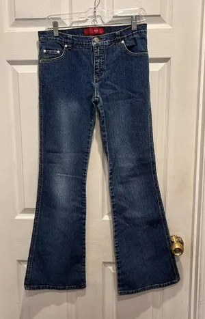 GLO Womens Junior Size 5 Medium Wash Flare Leg Denim Jeans‎ Y2K Embroidered Blue thumbnail 1