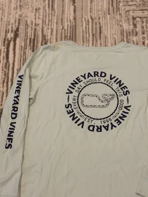 Vineyard Vines women's medium blue long sleeve shirt thumbnail 4