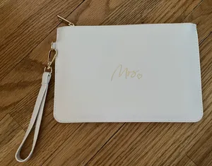Mrs. Clutch White thumbnail 1