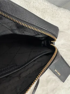 Michael Kors Jet Set Crossbody Bag in Black thumbnail 8