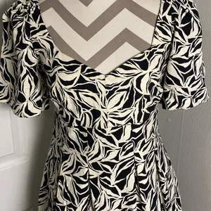 A new day Elegant Black and White Leaf Print maxi Dress size 4 thumbnail 2
