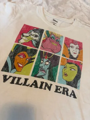 Disney villian era white Tshirt  thumbnail 5