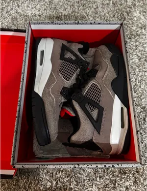 Air Jordan 4 Retro Nike thumbnail 3