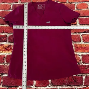 Figs scrub top size xs thumbnail 5