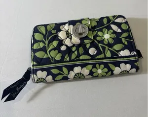 Vera Bradley Turnlock Wallet Rare Discontinued Lucky You‎ Floral Green Pattern thumbnail 1