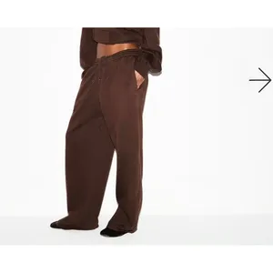 Skims Oversized Straight Leg Pant Espresso New Size SMALL thumbnail 2