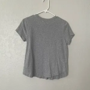 Old navy gray tee shirt thumbnail 2