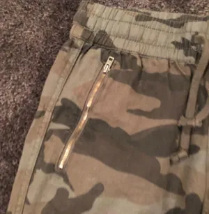Aritzia TNA Camo Alix Pant thumbnail 5