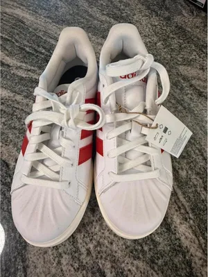 Adidas Streettalk Sneakers White Red Stripe Women’s 7 Youth 5.5 NWT thumbnail 2