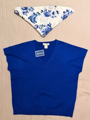 Cynthia Rowley Top & Bandana Blue & White With Floral Print & Cowboy Boots Dressy V-Neck M thumbnail 1