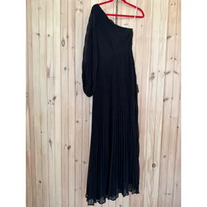 NWT Lulus Divine Charm Black Pleated One-Shoulder Maxi Dress Holiday Gala Size M thumbnail 2