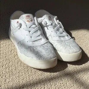 Roxy White Slip-On Snake Pattern Sneakers thumbnail 2