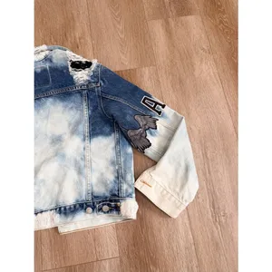 Levi’s Custom Distressed Denim Jacket Rose Patch Bleach Wash Women’s Small thumbnail 10