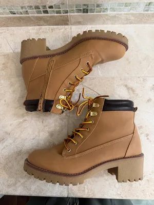 Sugar Mabry Tan combat style, block heel and side zipper Size 8 Lug sole thumbnail 4