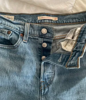 Levi's Wedgie Straight Jeans thumbnail 3