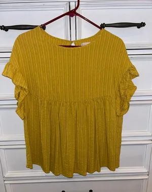 Boutique Shirt Size M thumbnail 1