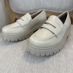 Soda Women's Chunky Platform Loafers White Lug Sole Y2K Style size 7.5 classic preppy thumbnail 10