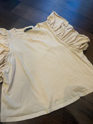Zara Light Beige Ruffle Sleeve Short-Sleeve Tee Small - C31-015 thumbnail 4