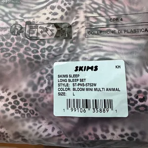 NWT Skims Long Sleeve Button Up Set  thumbnail 6