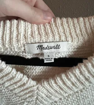 madewell arden v-neck cropped sweater thumbnail 4
