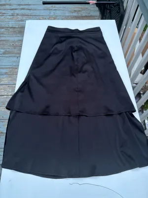 Size medium satin skirt Black thumbnail 1