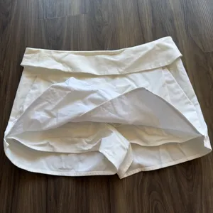 Aritzia Sunday Best Skort thumbnail 5