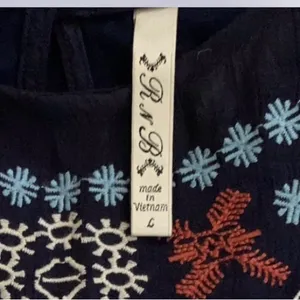 Rich and Beautiful size large Navy Embroidered Sleeveless Top boho Cottagecore thumbnail 7