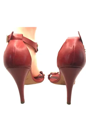 Pour La Victoire Red Leather With Gold Metal Studs T Strap Heels (8.5) thumbnail 8