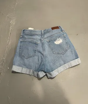 Hollister Ultra High-Rise Mom Shorts thumbnail 2
