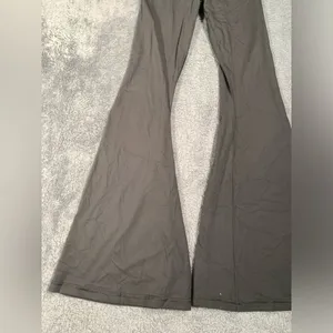 Aerie offline real me flare hi-rise short inseam Gray leggings yoga pants medium thumbnail 2