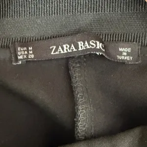 Zara Slim Straight Mid Rise Ankle Cropped Trouser Flat Front Pockets M Black thumbnail 7