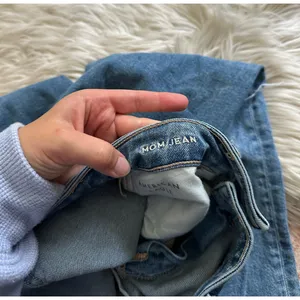 AMERICAN EAGLE Distressed Mom Jeans thumbnail 6