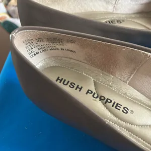 Hush Puppies Tan low heel pumps 6 thumbnail 5