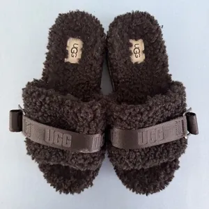 UGG Fluffita Black Platform Shearling‎ Slide Flatform Sandals thumbnail 7