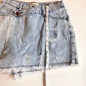 C’isa Crossover Lightwash Denim Skort Sz Small thumbnail 11