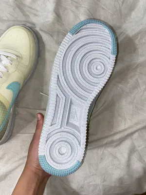 Nike Air Force 1 thumbnail 3