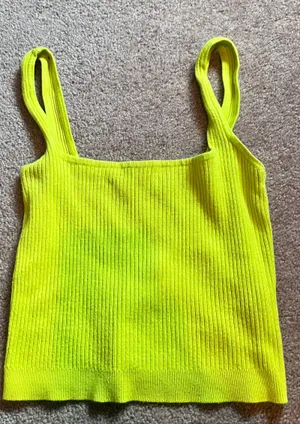 Cropped Tank Top thumbnail 4