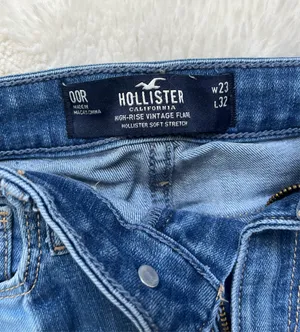 Hollister Jeans Flare High-Rise thumbnail 3