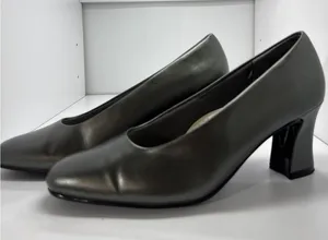 Ashley Taylor Women’s Gray Pumps Heels Size 6.5 Dress Shoes thumbnail 1
