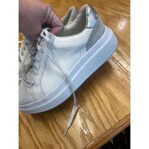 UGG Athletic Shoes Women's 7 White Leather Lace Up Round Toe Low Top Sneaker S20 thumbnail 5