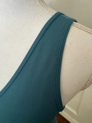 Athleta Tank medium like new  thumbnail 3