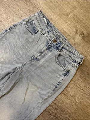 •AMERICAN EAGLE• MOM STRAIGHT JEANS thumbnail 3