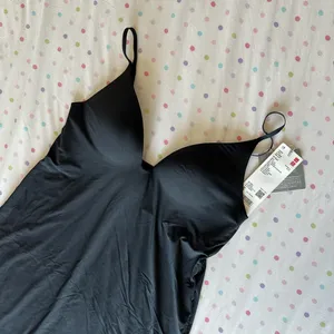 Uniqlo black airism plunging black bra slip dress with adjustable straps thumbnail 2