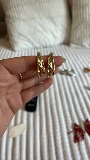 Earrings thumbnail 1